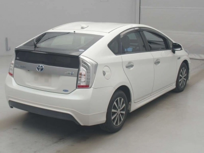 TOYOTA PRIUS PHV