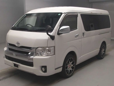 TOYOTA HIACE WAGON
