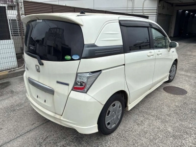 HONDA FREED SPIKE HYBRID