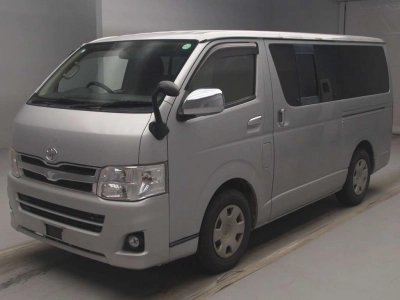 TOYOTA REGIUS VAN