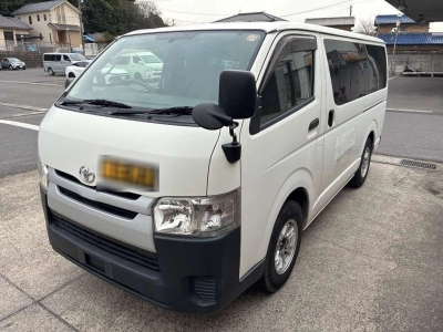 TOYOTA REGIUS VAN