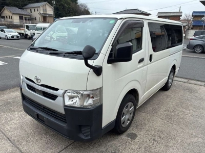 TOYOTA HIACE VAN