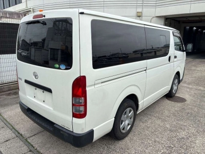 TOYOTA HIACE VAN