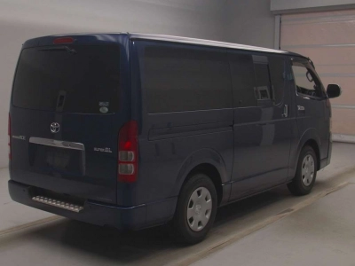TOYOTA REGIUS VAN