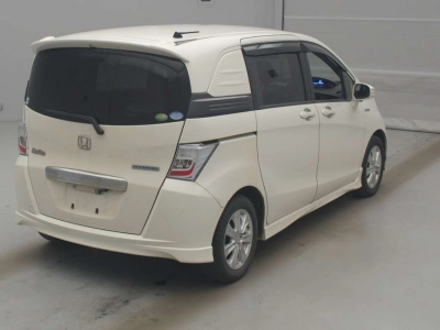 HONDA FREED SPIKE HYBRID