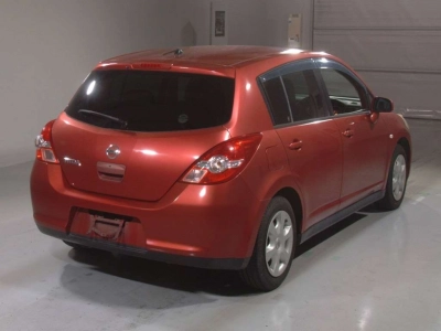 NISSAN TIIDA