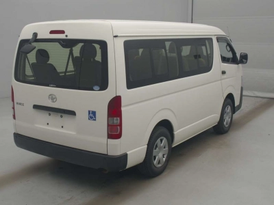 TOYOTA HIACE WAGON