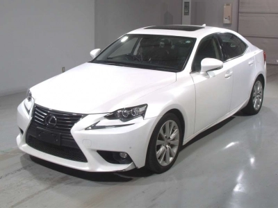 LEXUS IS