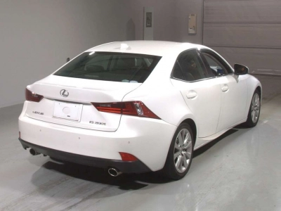 LEXUS IS