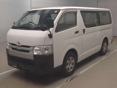 TOYOTA REGIUS VAN