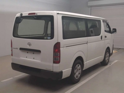 TOYOTA REGIUS VAN