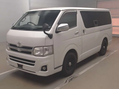 TOYOTA HIACE VAN