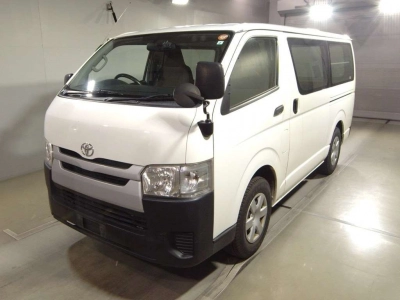 TOYOTA REGIUS VAN