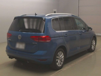 VOLKSWAGEN GOLF TOURAN