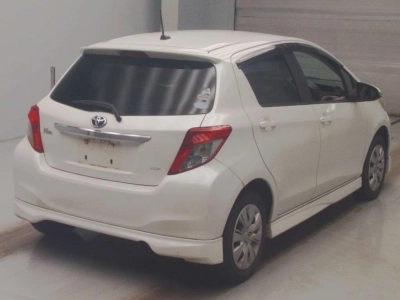 TOYOTA VITZ