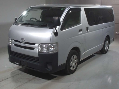 TOYOTA REGIUS VAN