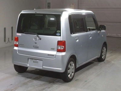 TOYOTA PIXIS SPACE