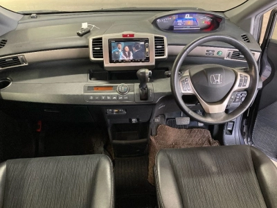 HONDA FREED SPIKE HYBRID