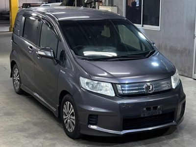 HONDA FREED SPIKE HYBRID