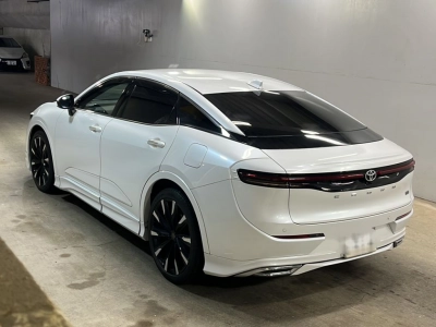 TOYOTA CROWN CROSSOVER