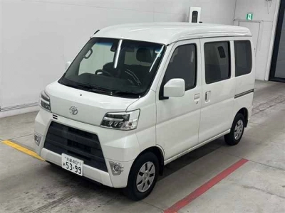 TOYOTA PIXIS VAN