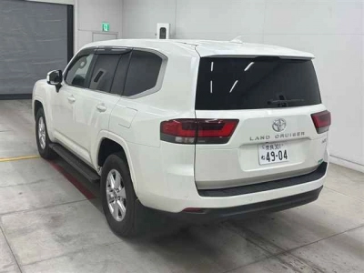 TOYOTA LAND CRUISER