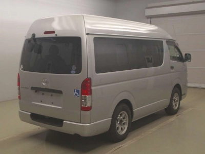 TOYOTA REGIUS VAN