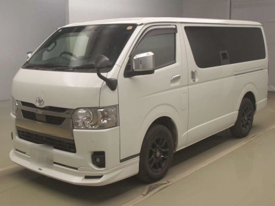 TOYOTA HIACE VAN