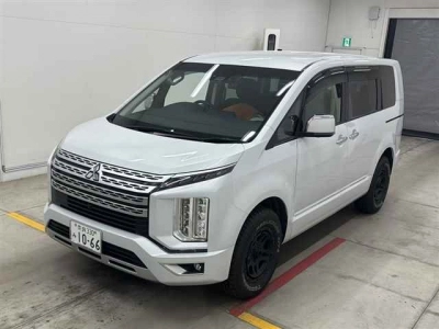 MITSUBISHI DELICA D:5