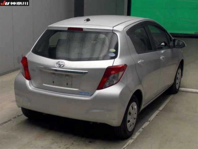 TOYOTA VITZ