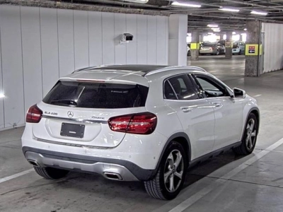 MERCEDES BENZ GLA
