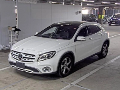 MERCEDES BENZ GLA
