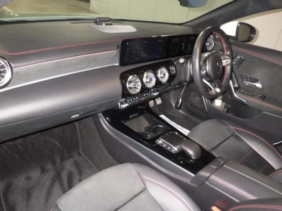 MERCEDES BENZ CLA SHOOTING BRAKE