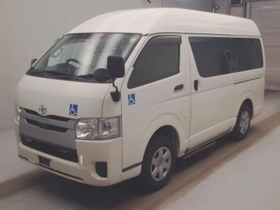 TOYOTA REGIUS VAN