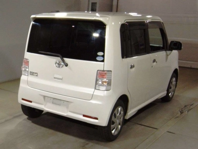 TOYOTA PIXIS SPACE