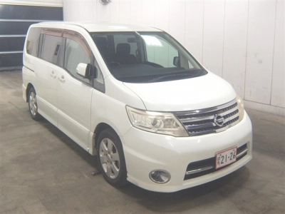 NISSAN SERENA