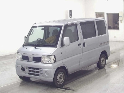 NISSAN CLIPPER VAN