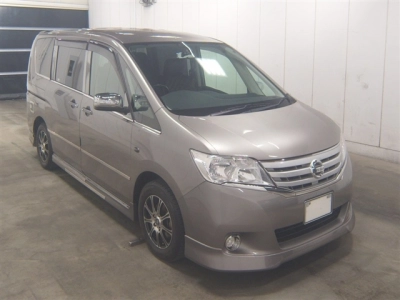 NISSAN SERENA