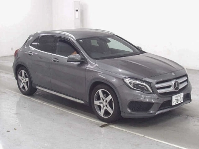 MERCEDES BENZ GLA