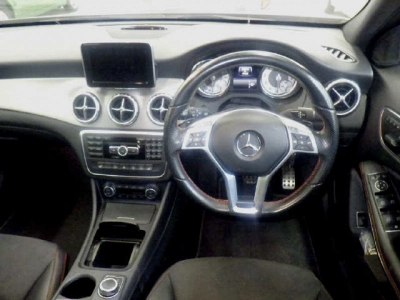 MERCEDES BENZ GLA
