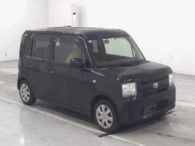 TOYOTA PIXIS SPACE