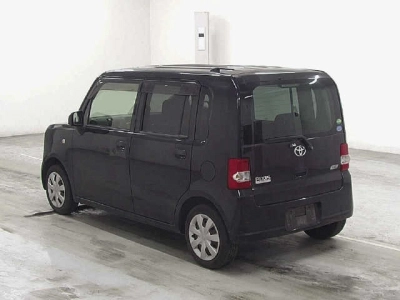 TOYOTA PIXIS SPACE