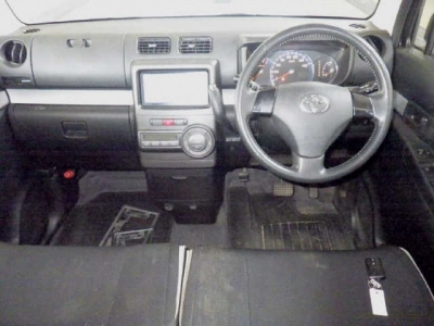 TOYOTA PIXIS SPACE