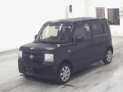 TOYOTA PIXIS SPACE