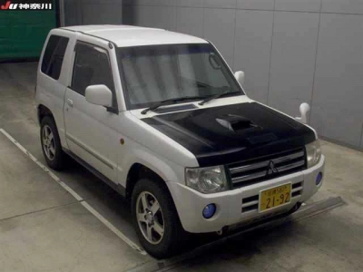 MITSUBISHI PAJERO MINI