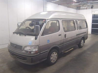 TOYOTA HIACE WAGON