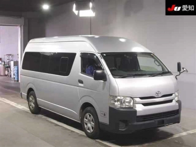 TOYOTA REGIUS VAN