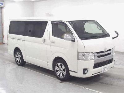 TOYOTA HIACE VAN