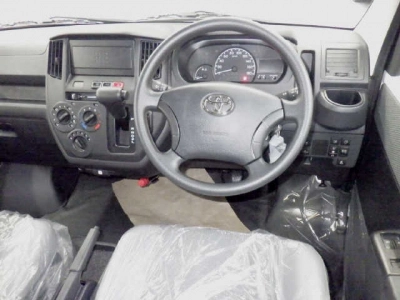 TOYOTA TOWN ACE VAN