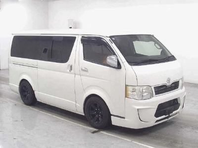 TOYOTA HIACE VAN